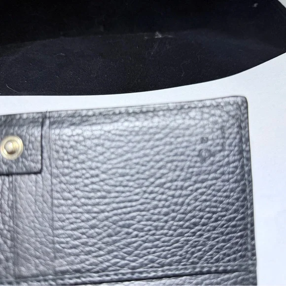 Gucci BlackPebbled Leather Wallet